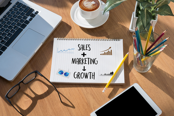perbedaan sales dan marketing